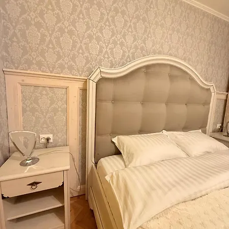 Apartment Palace Of Parliament Bucharest