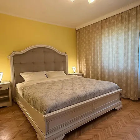 Apartment Palace Of Parliament *